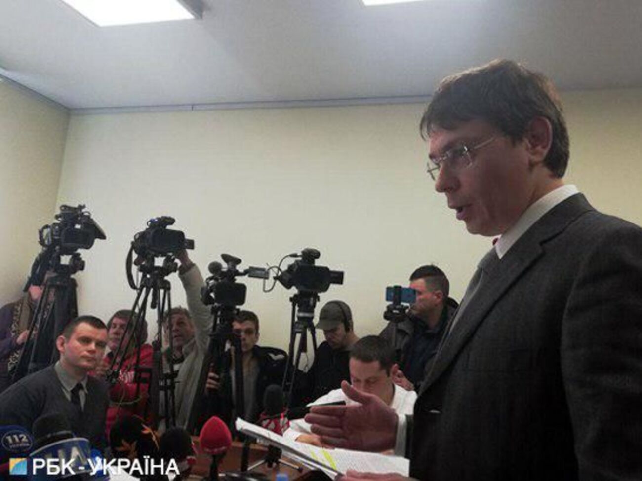 Крючков дає свідчення в суді