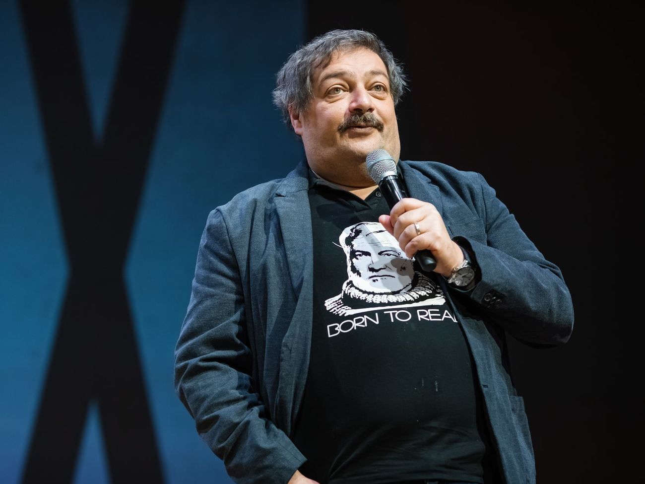 Быкову 51 год