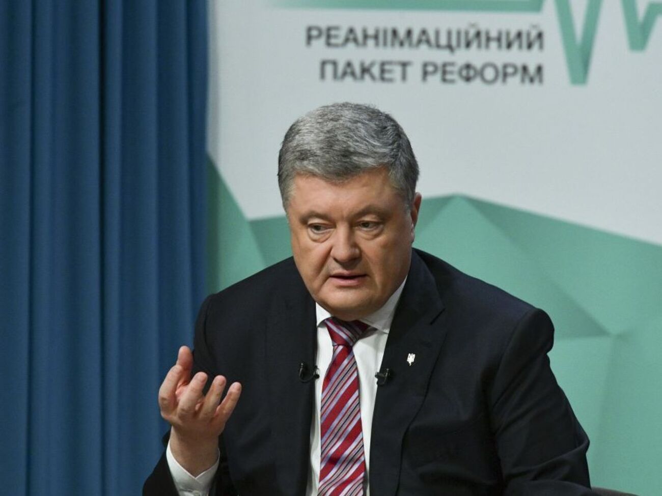 Порошенко: Почему коррупционеры не в тюрьме? Народ спрашивает с президента, а у президента нет ни малейших полномочий