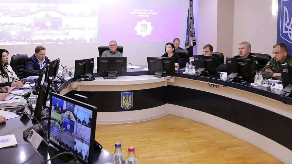 Полиция переходит на усиленный режим несения службы