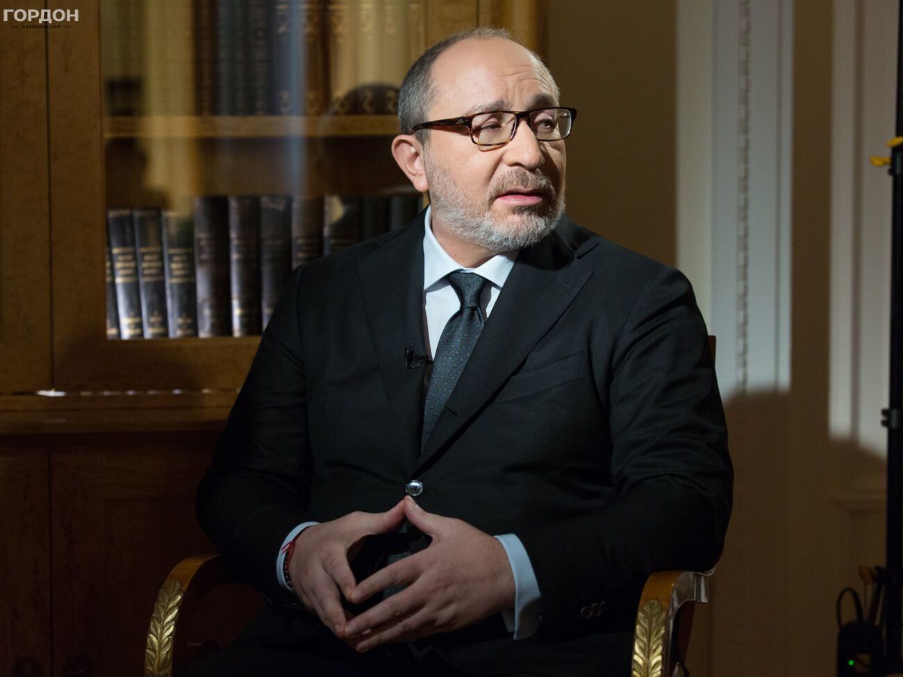 Кернес: Если&nbsp;кому-то хочется съесть ананас за счет обезьяны, я обещаю вам:&nbsp;я куплю вам ананасы. Только они будут из кирпичей, эти ананасы, и будете вы их кушать