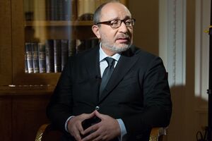 Кернес: Если кому-то хочется съесть ананас за счет обезьяны, я обещаю вам: я куплю вам ананасы. Только они будут из кирпичей, эти ананасы, и будете вы их кушать