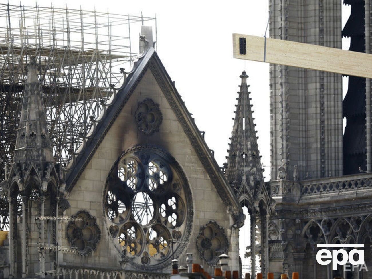 В&nbsp;Ubisoft пообещали бесплатно предоставить для скачивания игру,&nbsp;в которой присутствует изображение Нотр-Дам-де-Пари