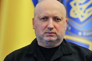 Секретарем СНБО Украины Турчинов начал работать с 15 января 2015 года, после сложения депутатского мандата, заявили в ведомстве