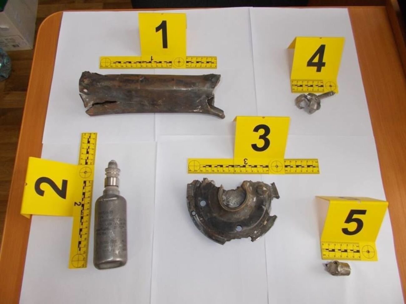 Фрагменты боеприпаса обнаружены после обстрела позиций ВСУ в пгт Новолуганское Донецкой области