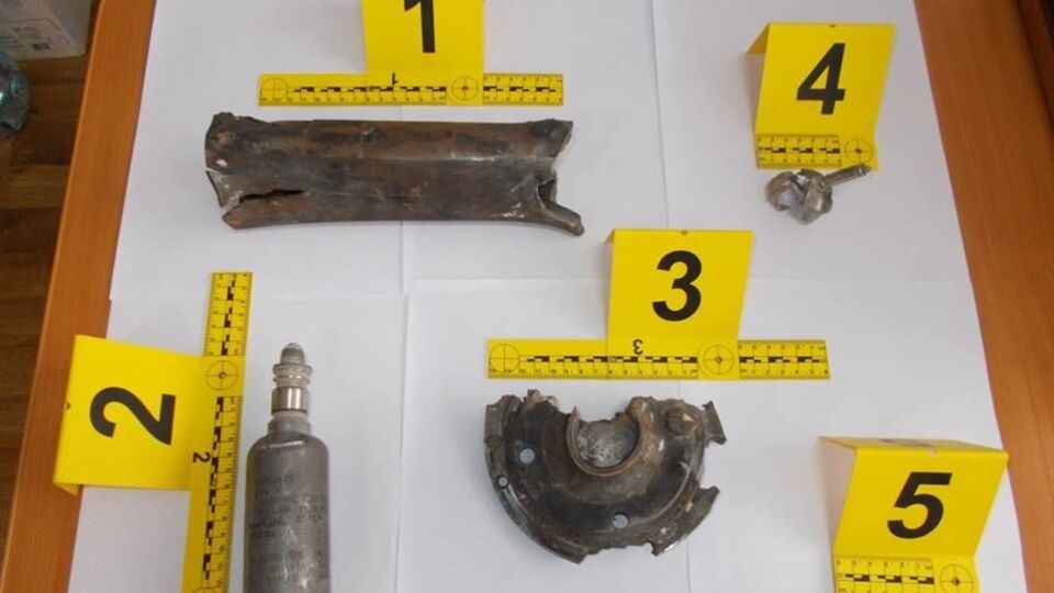 Фрагменты боеприпаса обнаружены после обстрела позиций ВСУ в пгт Новолуганское Донецкой области