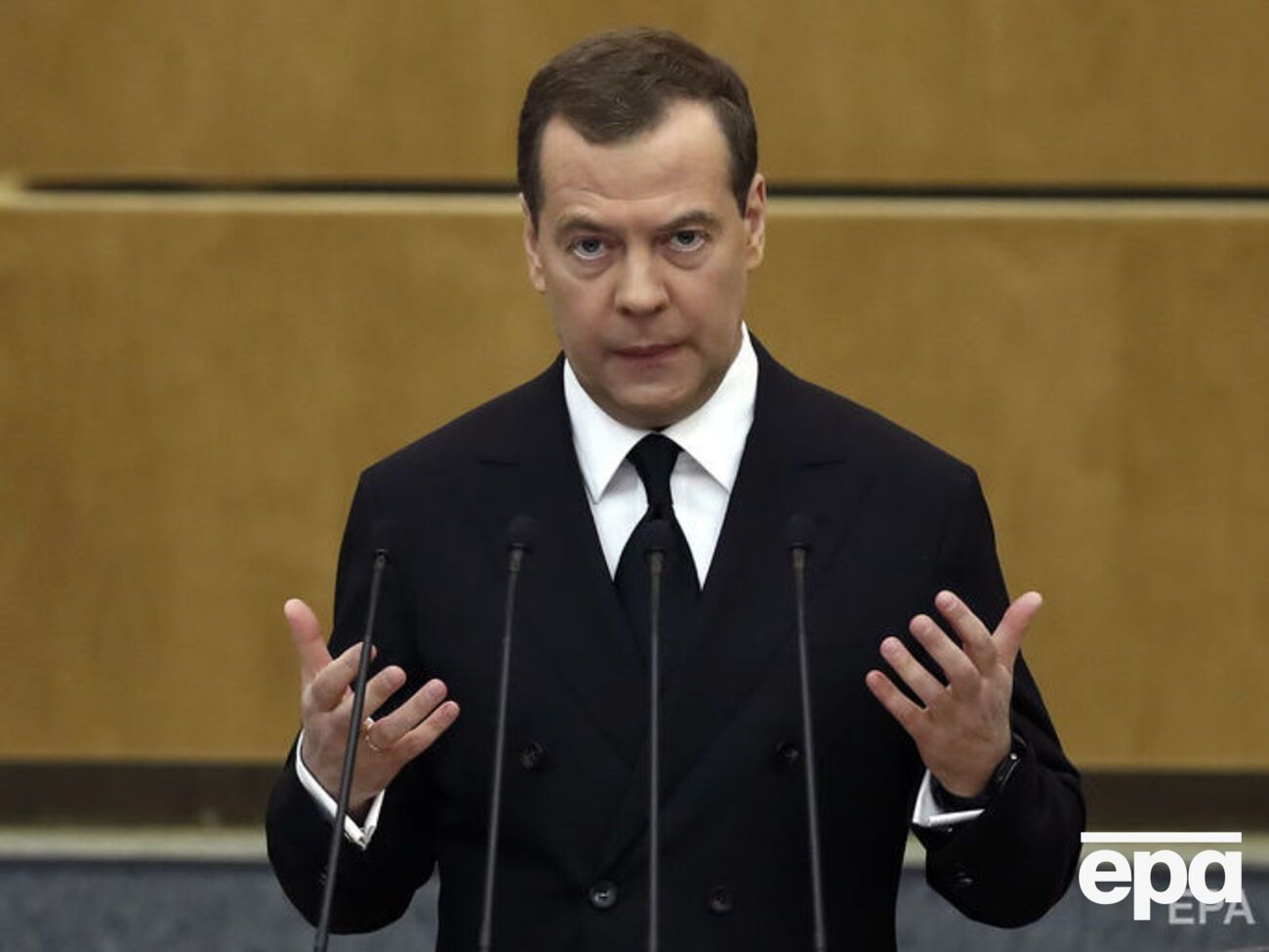 Медведєв заявив, що таке рішення ухвалили через "черговий недружній крок" із боку України