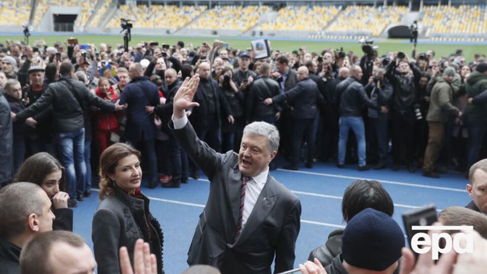 Порошенко: Підтримайте сильну Україну, а не країну, яка впаде на коліна