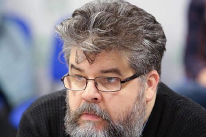Порошенко еще месяцы управлять страной. И я хочу услышать не извинения и слезные просьбы еще раз ему поверить, а реакцию на запрет поставок нефти из РФ