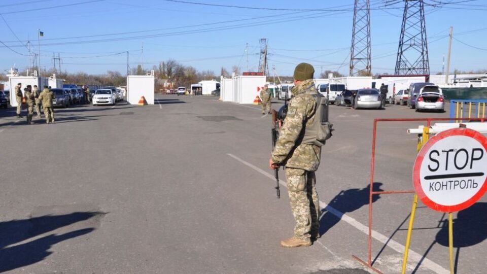 На временно оккупированные территории проследовали грузовики с гумпомощью