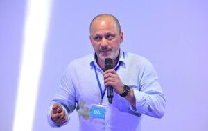 Аласания о дебатах: Будет две сцены, будет два модератора или ведущих, и каждый из них будет стоять рядом с одним из кандидатов