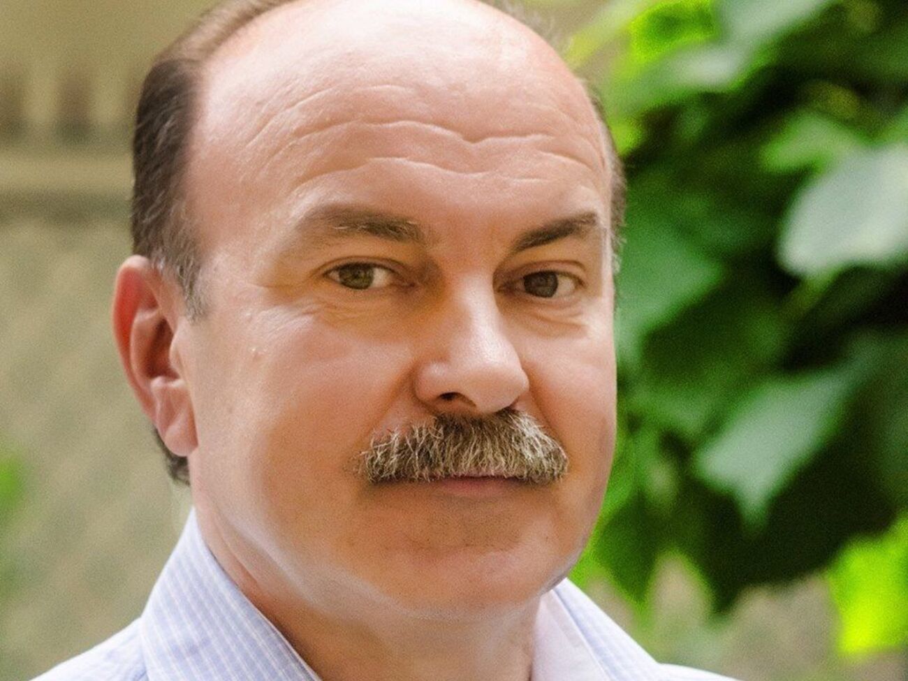 Гройсман залякує Коболєва відставкою через відмову знизити вартість газу. Але Кабмін може регулювати ціну самостійно
