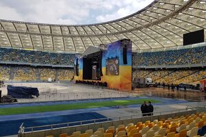 НСК "Олимпийский" подготовили к дебатам. Фоторепортаж