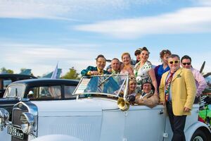 Відвідувачі Old Car Land побачать старовинні велосипеди, легкові авто, важку військову й залізничну техніку