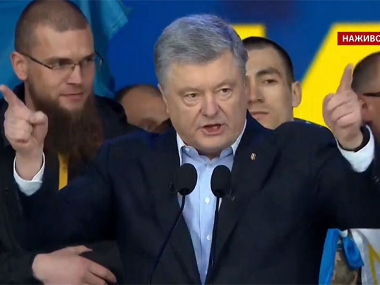 Порошенко виступає на дебатах на "Олімпійському"
