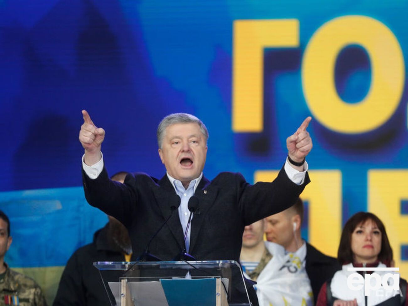 Порошенко залишився у студії після повідомлення про замах