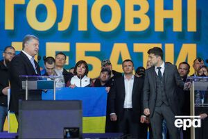 Дебаты проходили на одной сцене