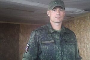 Седиков – лейтенант запаса вооруженных сил РФ, в апреле 2016 года вступил в террористическую организацию "ЛНР"