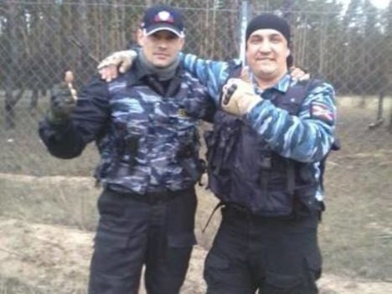 Седиков (слева):&nbsp;Гражданский суд не может судить военного человека. Он необъективен