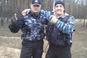 Седиков (слева): Гражданский суд не может судить военного человека. Он необъективен