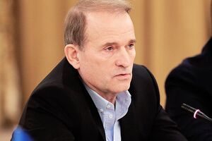 Медведчук (на фото) назвал представителей Зеленского "умниками"