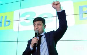 По данным ЦИК, Зеленский лидирует в первом туре выборов