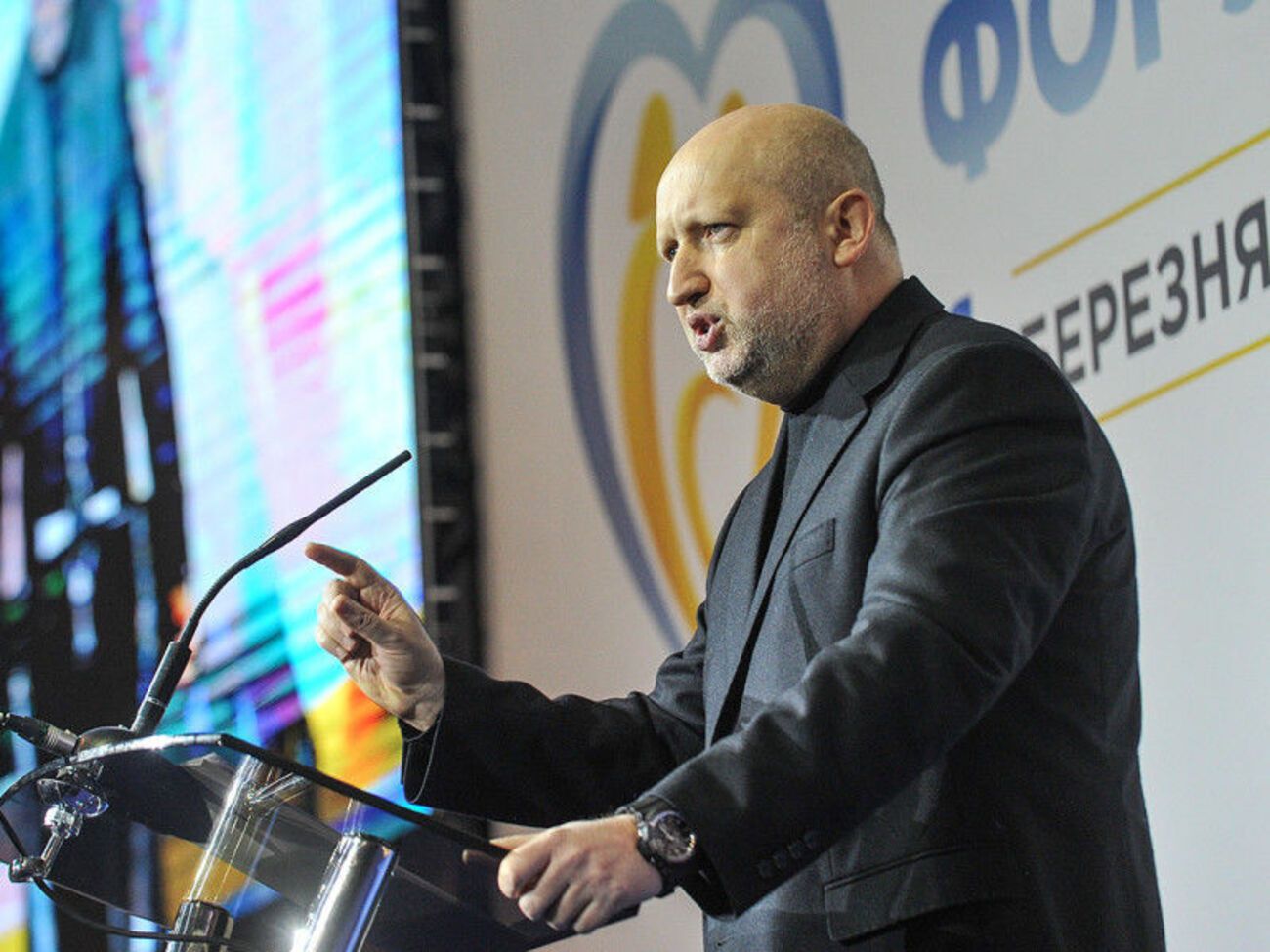 Турчинов подал декларацию за 2018 год