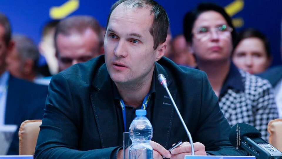 Бутусов підкреслив, що його не повідомили про засідання суду