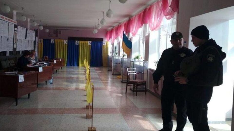 Перед другим туром виборів повідомлень про порушення було майже вдвічі більше, ніж перед першим