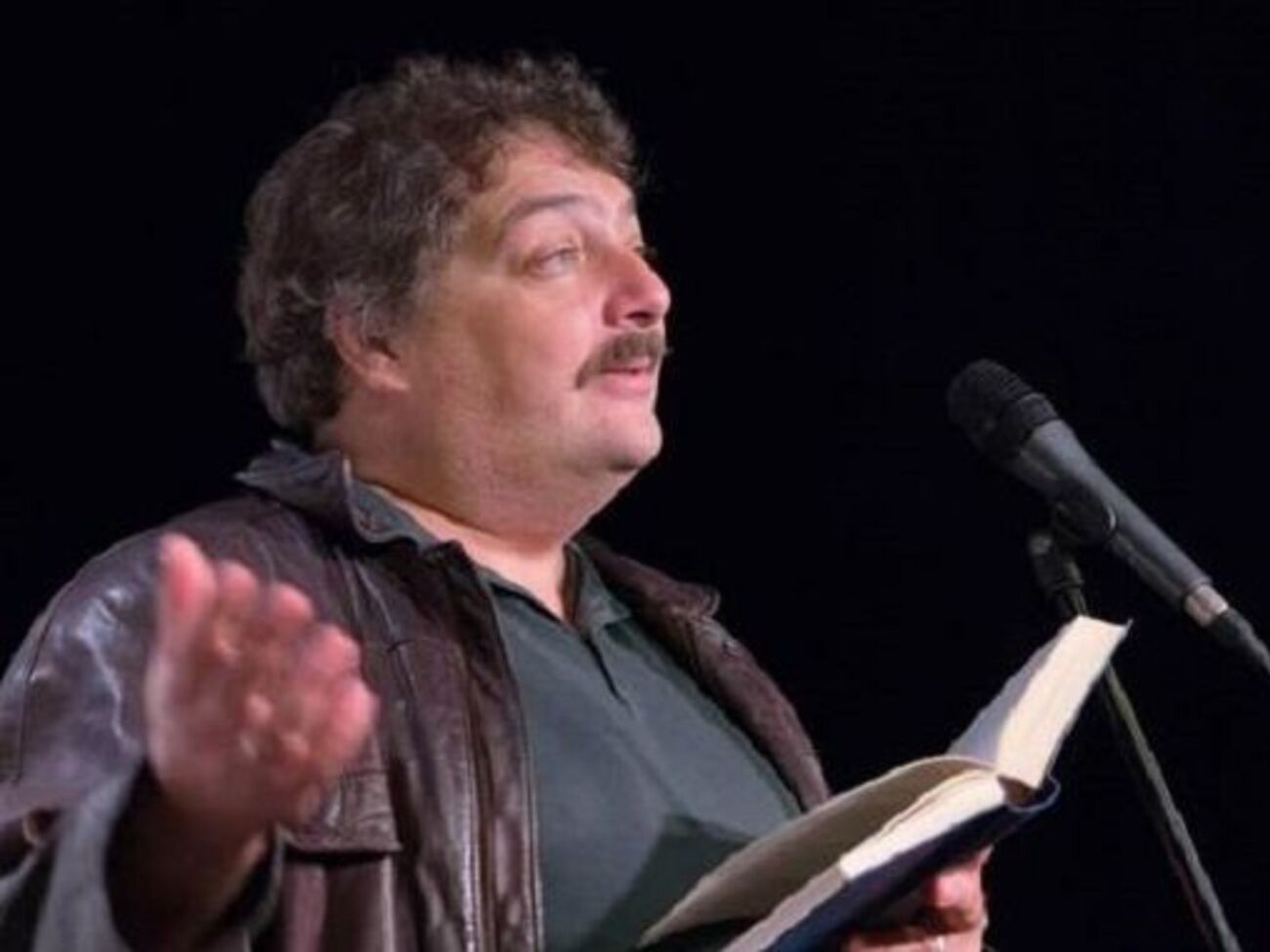 Биков почувається зле і слабкий