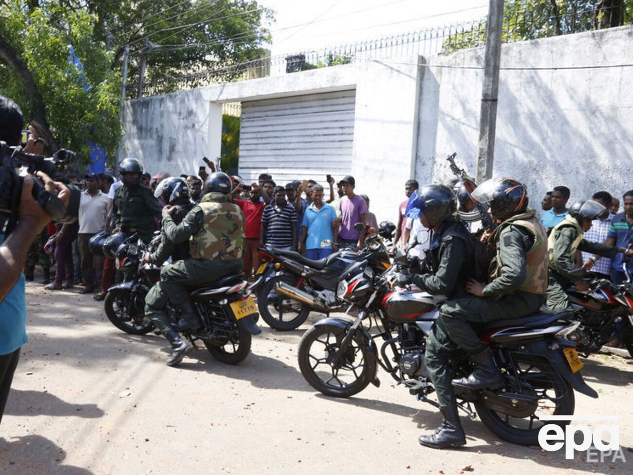 Міністерство оборони Шрі-Ланки наказало ввести комендантську годину в нічний час