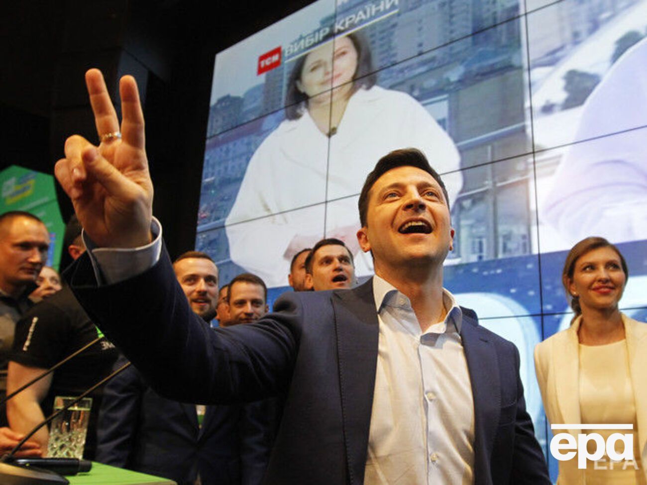 Зеленський, за даними "Національного екзит-полу" на 20.00, набрав 73,2% голосів виборців