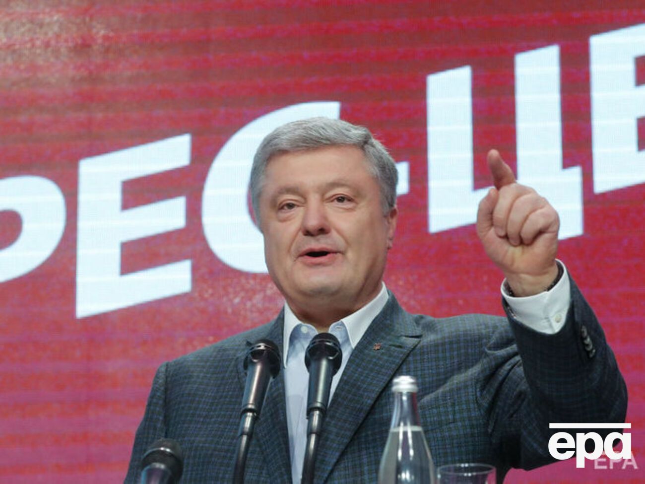 Порошенко: Ми можемо перемогти лише тоді, коли в країні буде панувати демократія