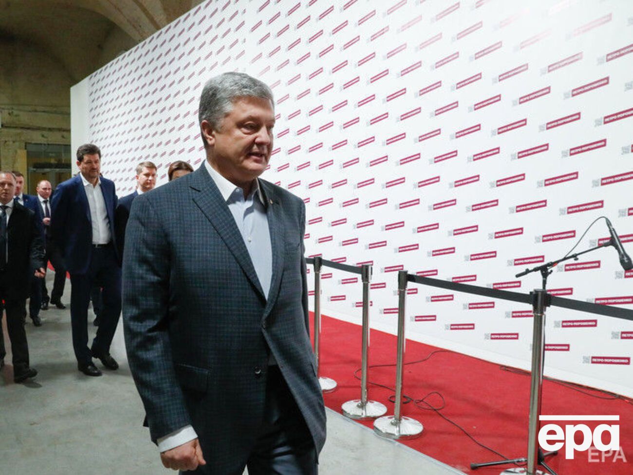 Порошенко: Мине час, історія все розставить по своїх місцях