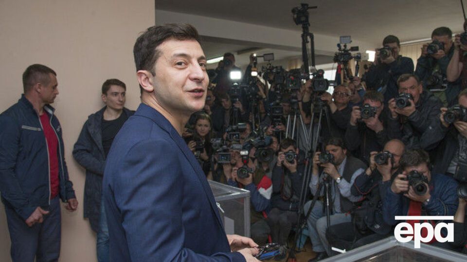 По первым данным обработки протоколов, Зеленский лидирует