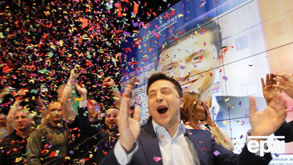 Зеленський лідирує у президентській гонці