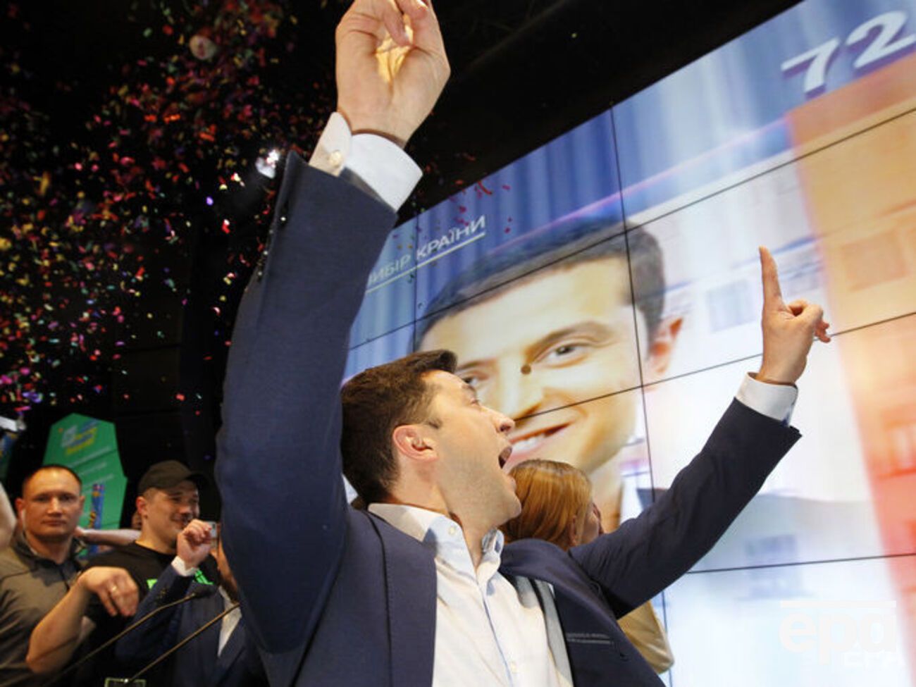 21 квітня українці проголосували у другому турі президентських виборів, Зеленський перемагає