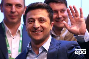 Зеленський перемагає у другому турі президентських виборів в Україні