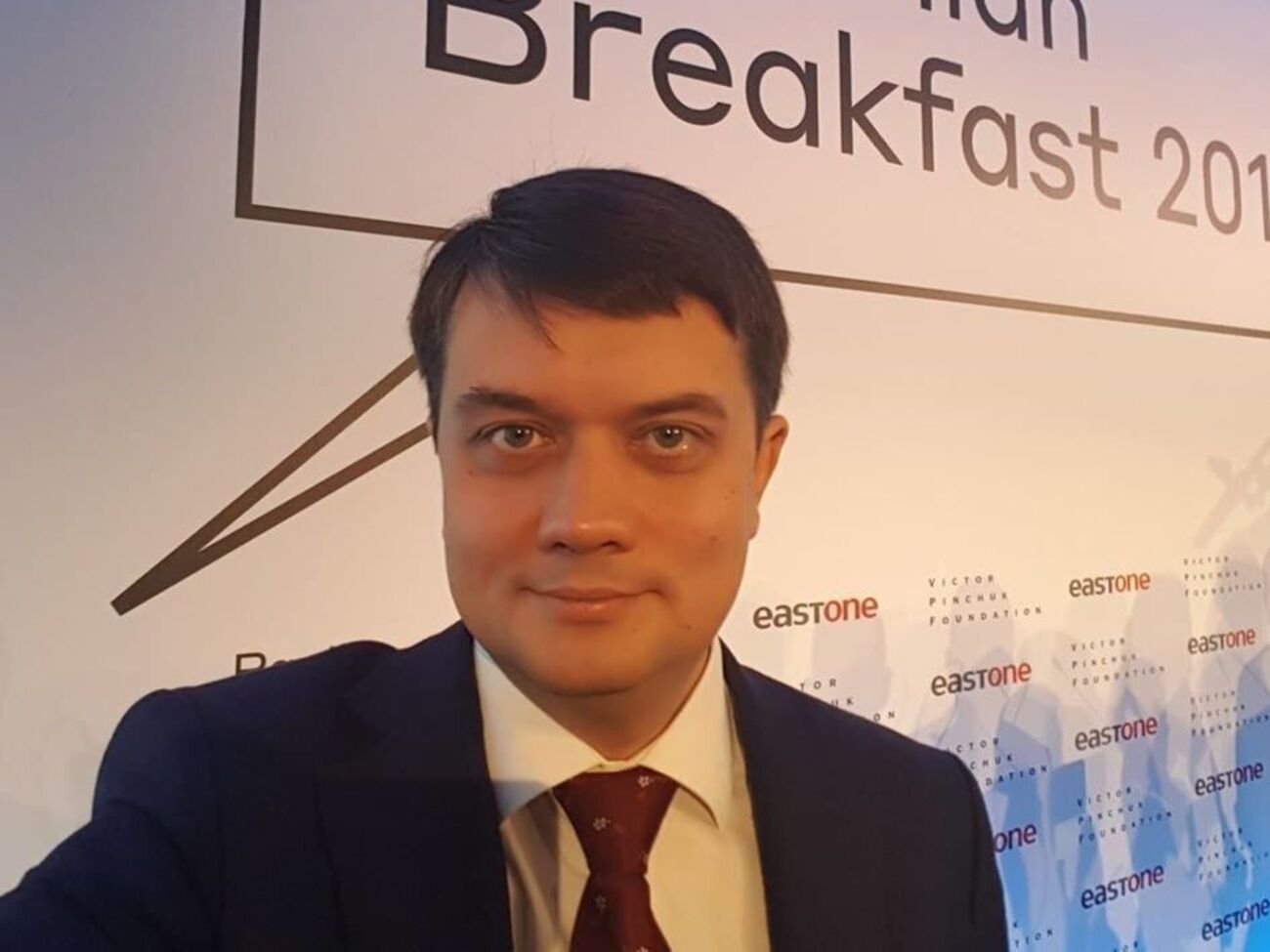 Разумков нагадав, що спочатку закон про мову має ухвалити Верховна Рада