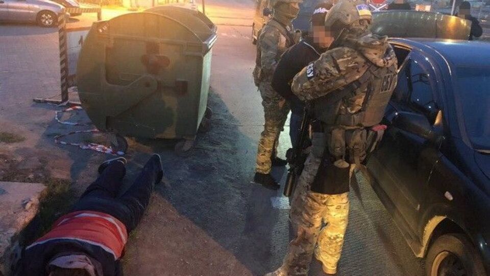 Правоохоронці затримали двох громадян Молдови, які намагалися вивезти кокаїн із території контейнерного термінала поза митним контролем