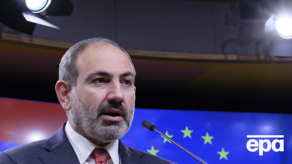 Пашинян: Щиро вітаю Володимира Зеленського з переконливою перемогою