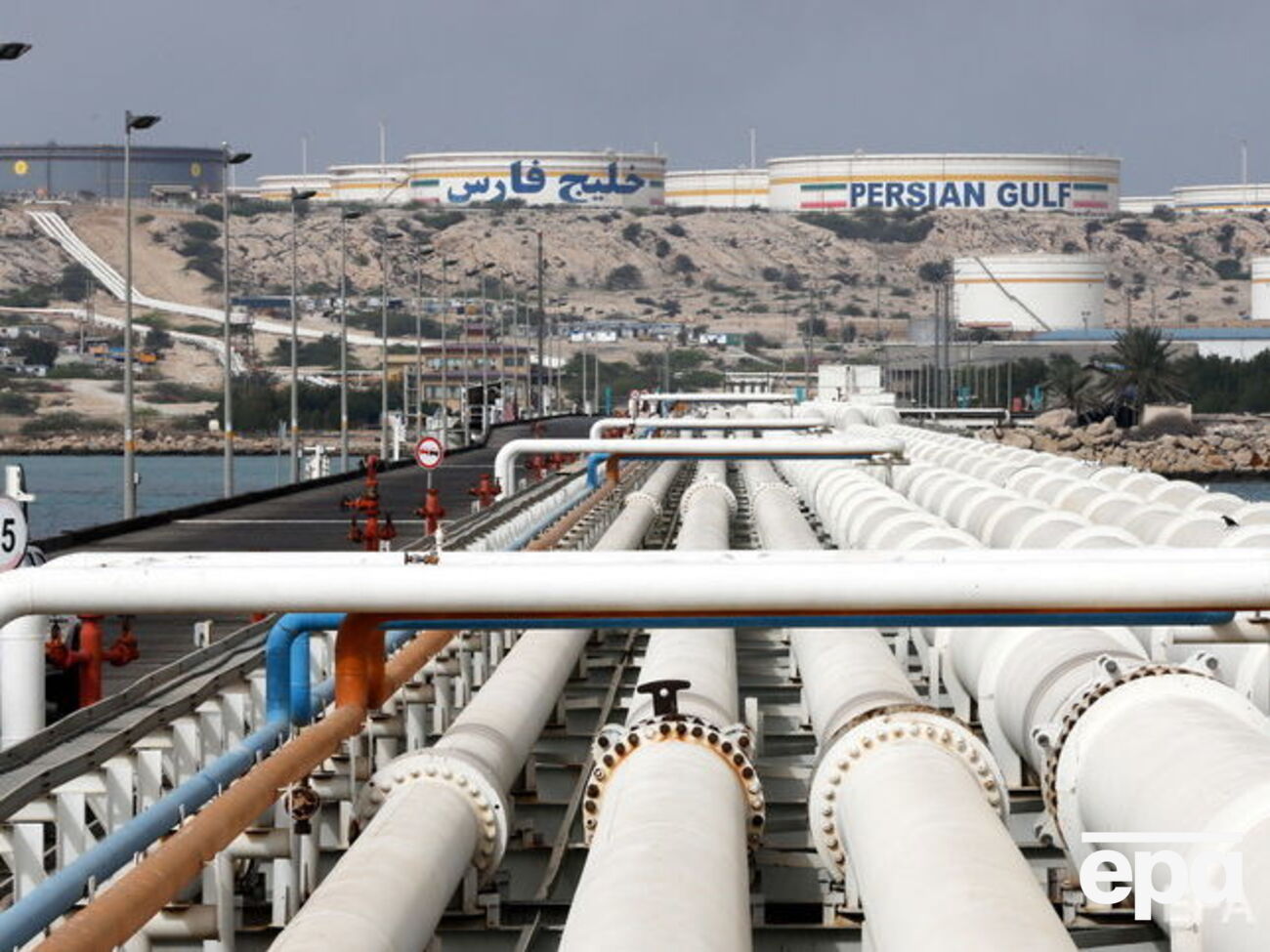 США збираються повністю припинити постачання іранської нафти на світовий ринок