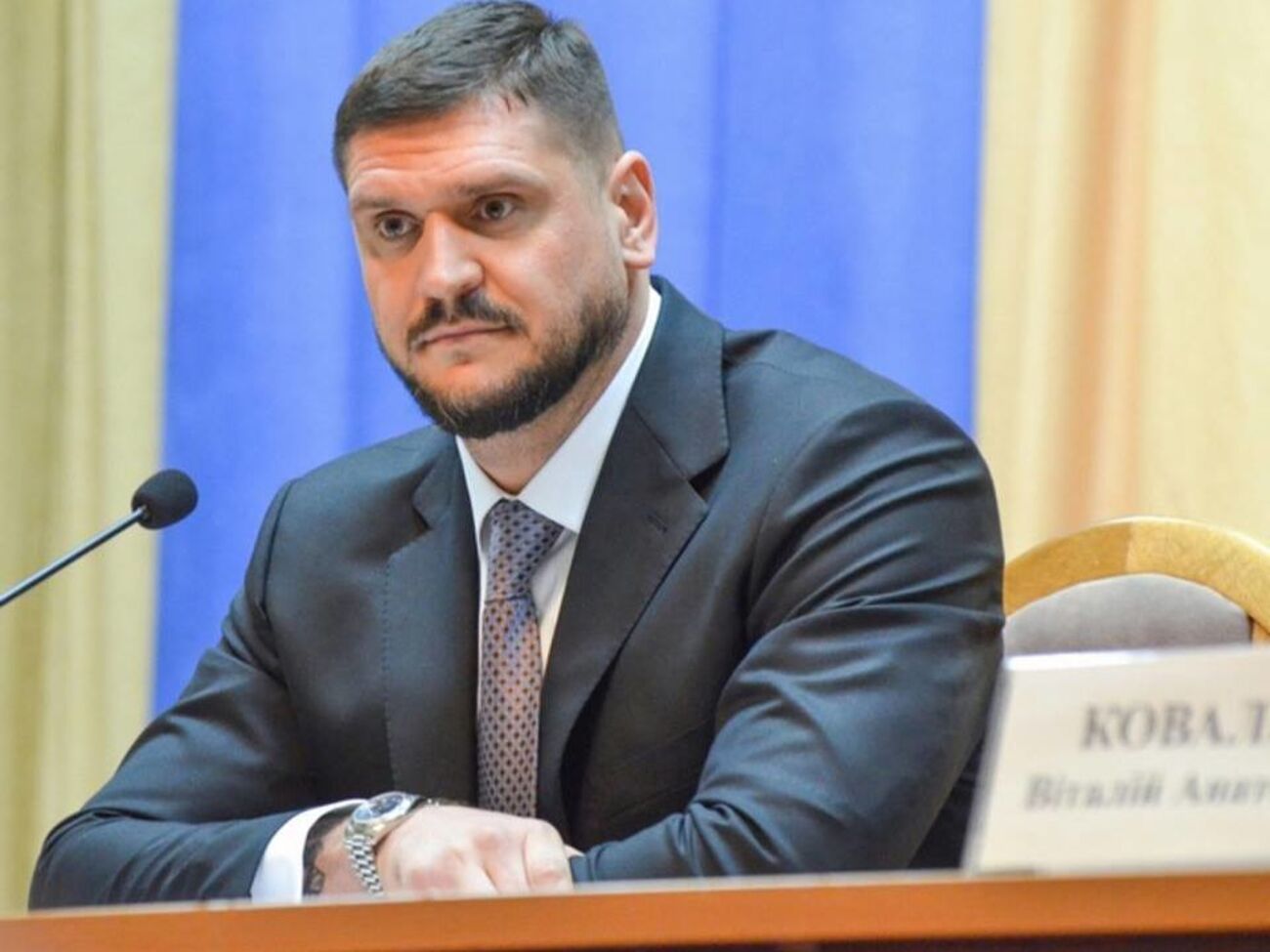 По данным николаевских СМИ, Савченко распорядился снять с кабинета табличку со своей фамилией