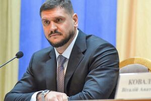 По данным николаевских СМИ, Савченко распорядился снять с кабинета табличку со своей фамилией