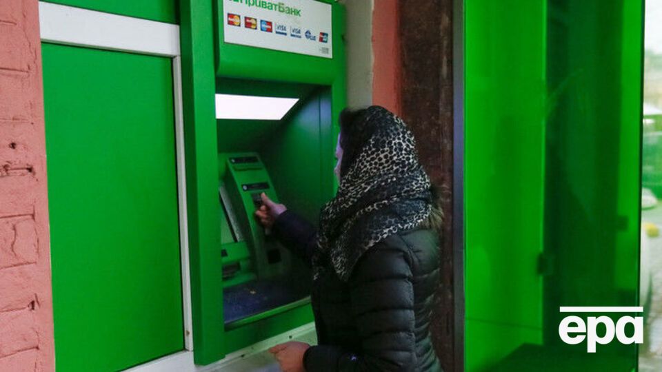 Демкив утверждает, что банки удержались от паники, но на всякий случай нарастили объемы обмена безналичных денег на наличные