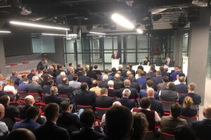 На закрытой встрече с Порошенко присутствовали не только представители его партии