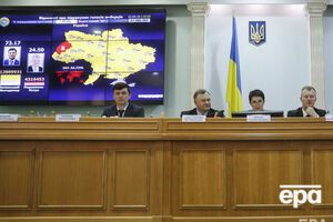 ЦВК і далі приймає протоколи з мокрими печатками