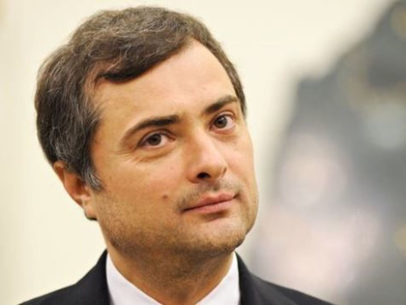 Сурков уважає справедливим і природним кроком рішення про видавання російських паспортів жителям окупованих територій Донбасу