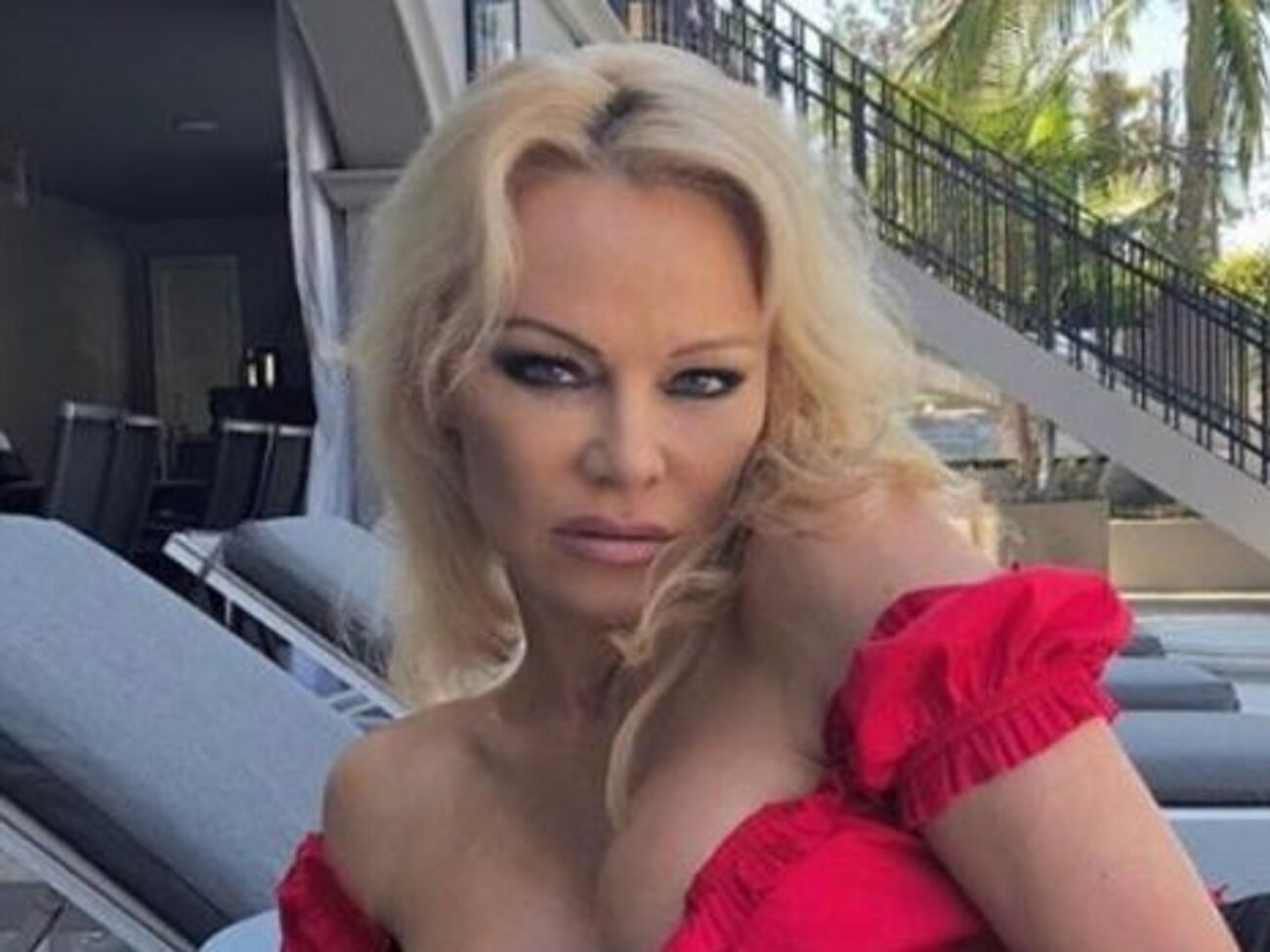 Андерсон старша за свого коханого майже на 20 років