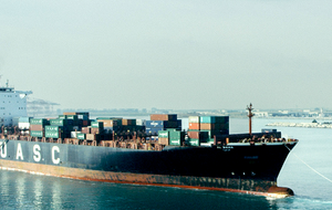 24 апреля P&O Maritime Ukraine намеревалась пришвартовать контейнеровоз, но агента вынудили передать заявку на буксировку другой компании